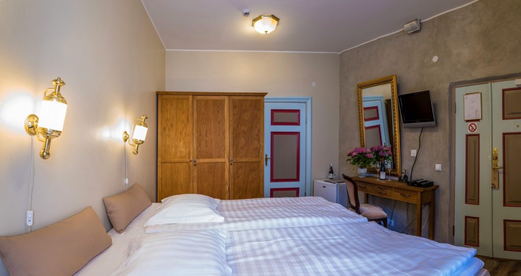 Standard kahe inimese tuba. Cru Hotell Tallinnas. Tuba # 1