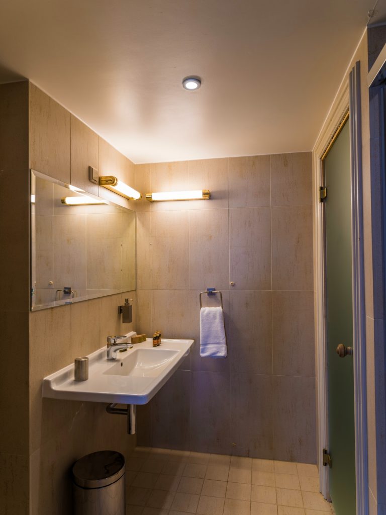 Cru Hotell Tallinnas. Sviit - tuba #2 vannituba