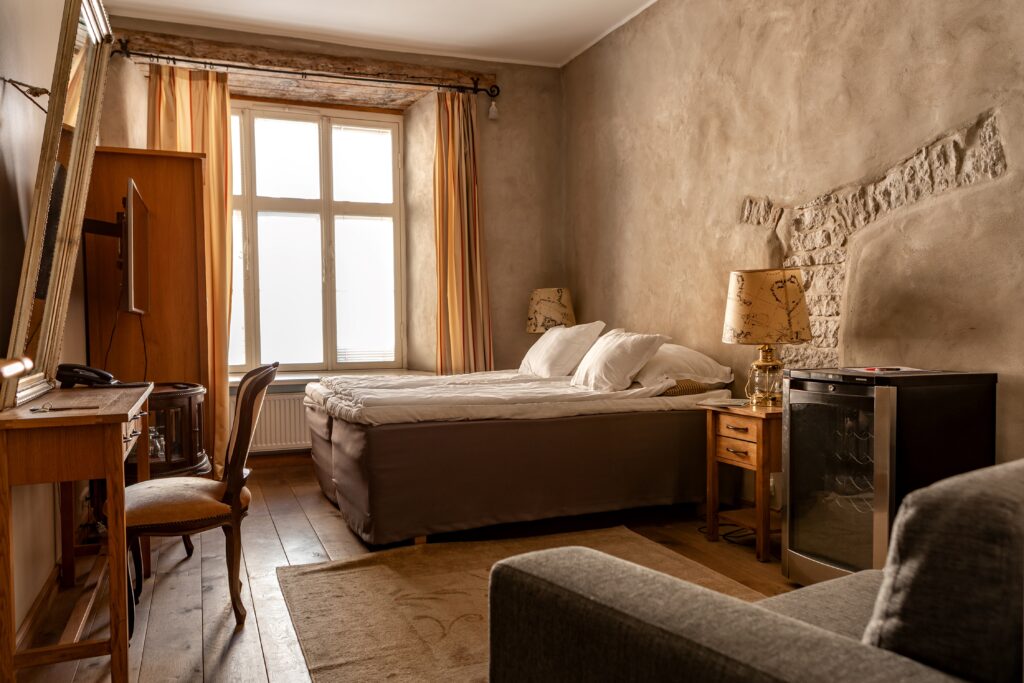 Cru Hotel Tallinn De luxe room. # 4